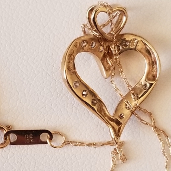 10K Gold Diamond Heart Necklace - Picture 10 of 14